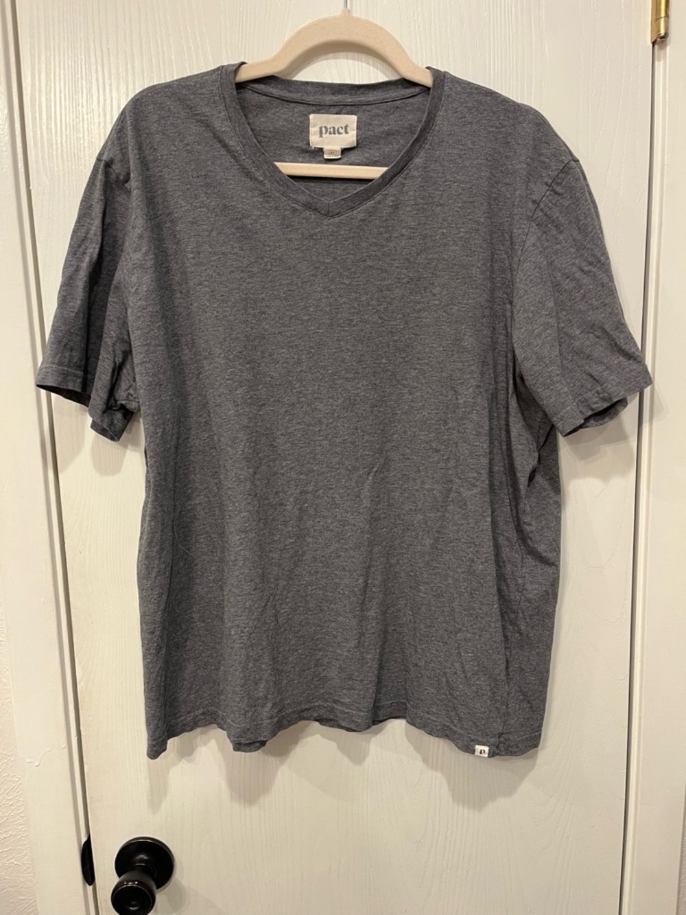 Pact Men's Softspun V-Neck Tee Dark Gray Sz XL  Organic Cotton T-Shirt Layer
